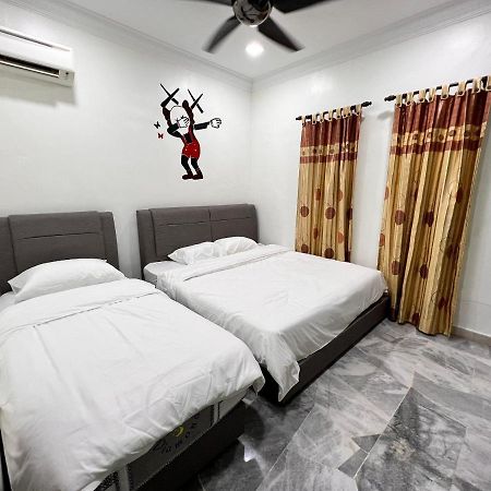 Bearbrick Homestay With Pool Port Dickson Exterior foto