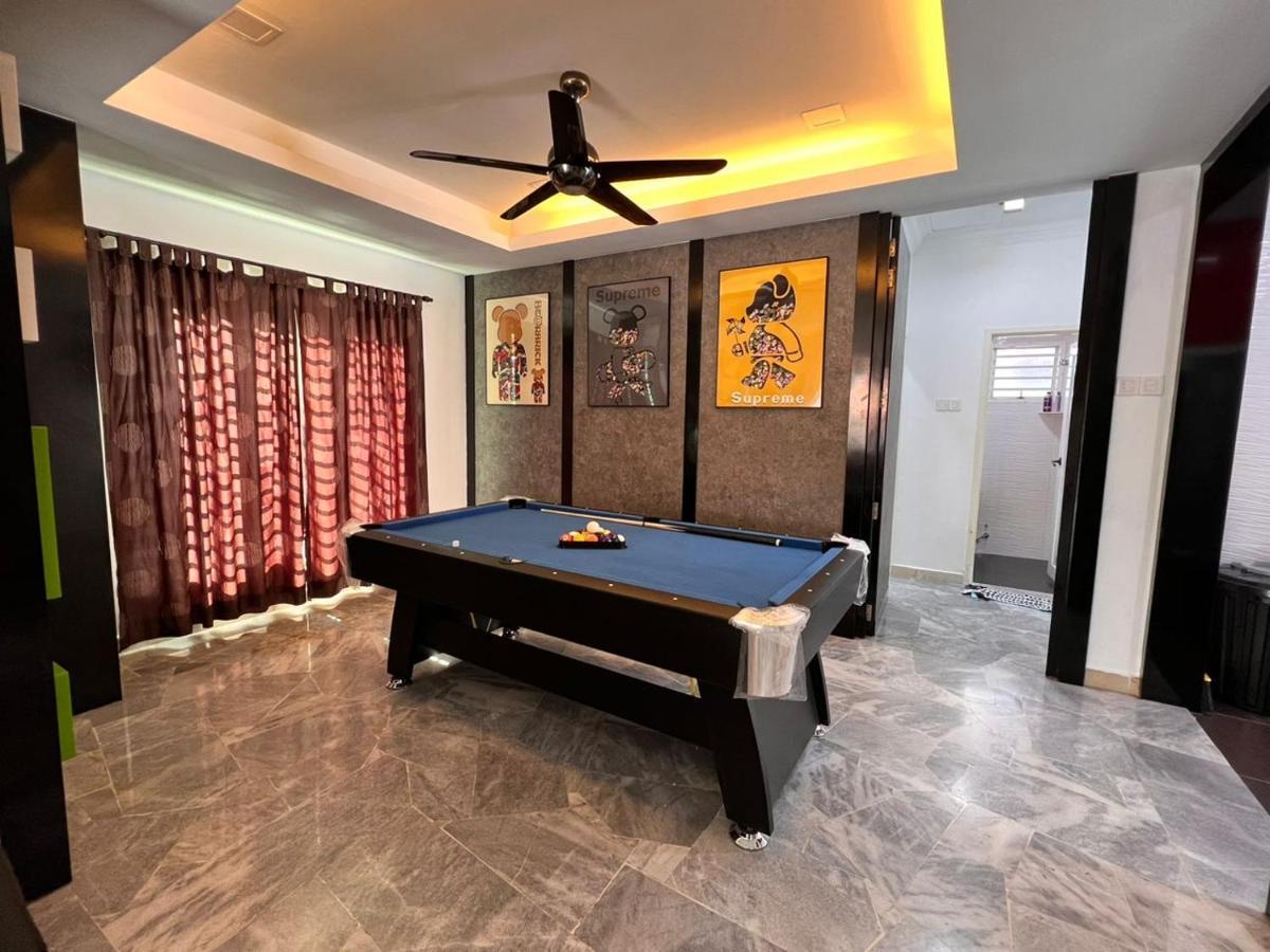 Bearbrick Homestay With Pool Port Dickson Exterior foto